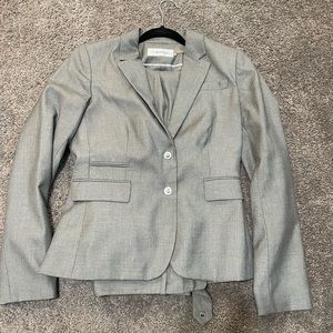 Calvin Klein Pantsuit, never wore. size 4. perfect for interviews